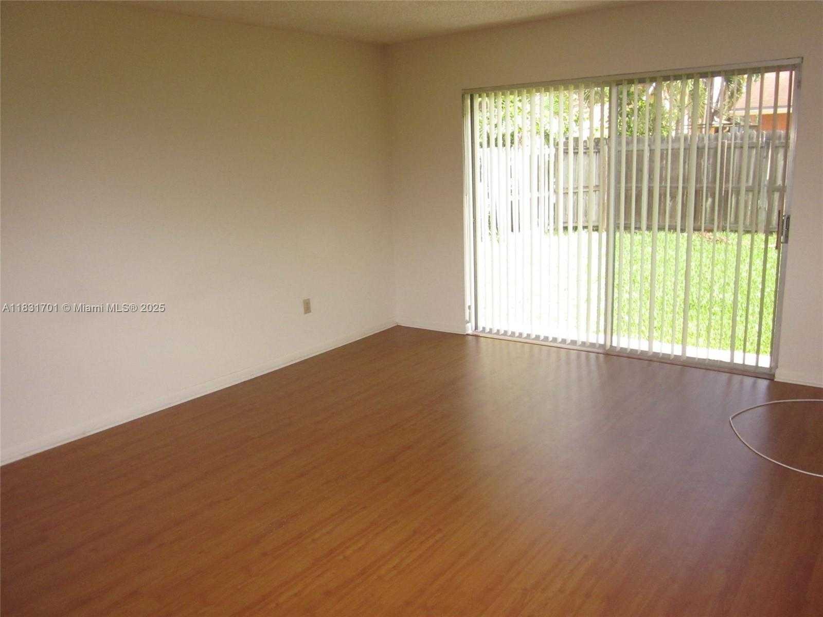 Small Image of 13331 SOUTH WEST 102 ST, Miami Number 16