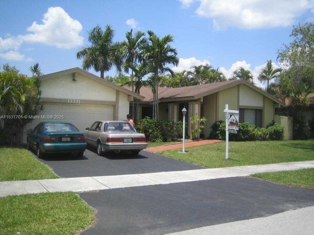 Small Image of 13331 SOUTH WEST 102 ST, Miami Number 2