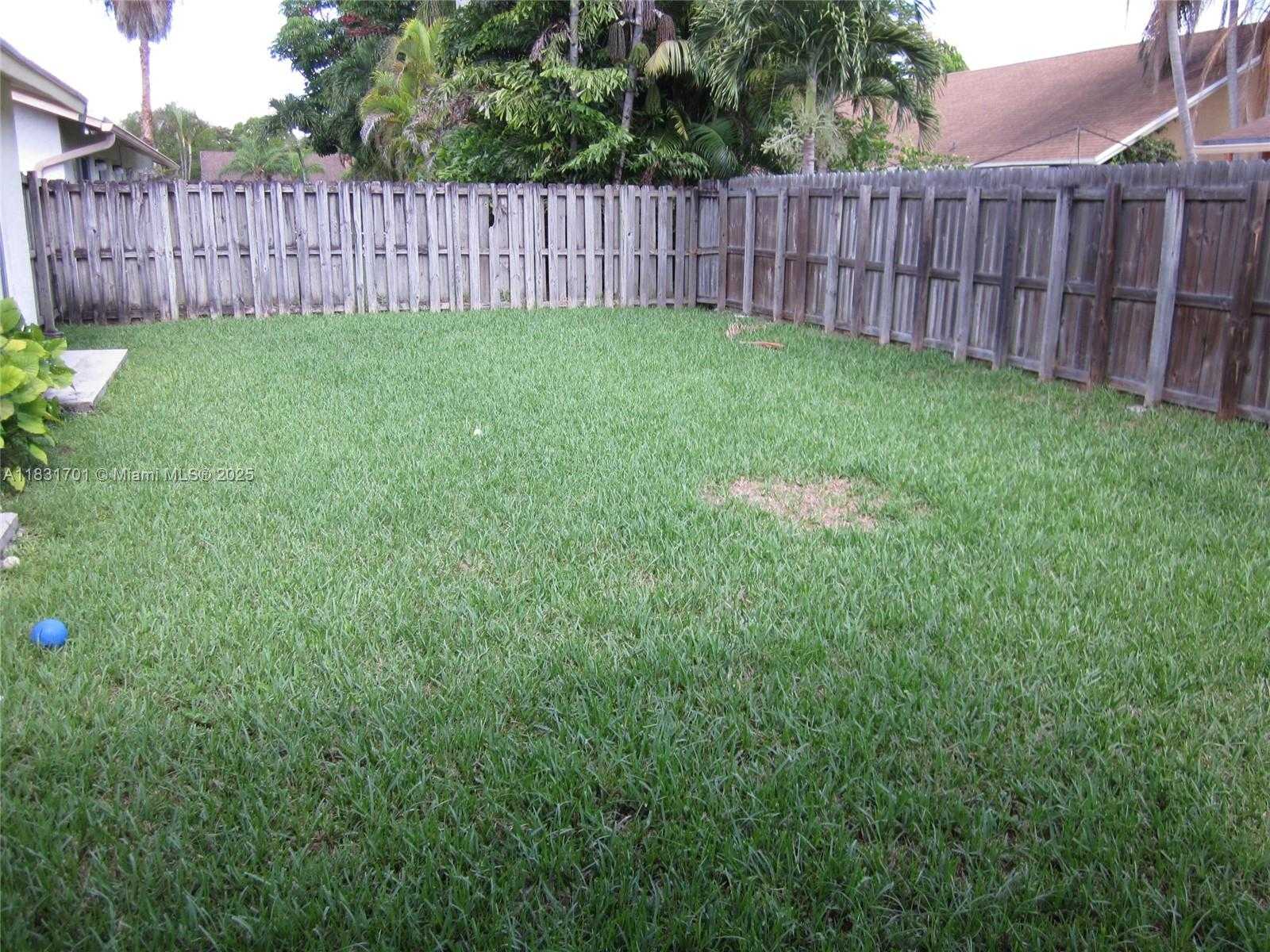 Small Image of 13331 SOUTH WEST 102 ST, Miami Number 21