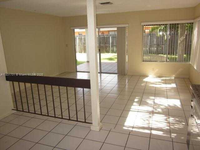 Small Image of 13331 SOUTH WEST 102 ST, Miami Number 5