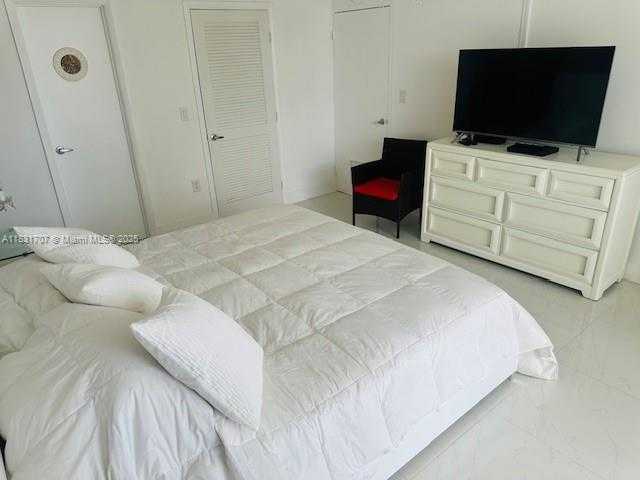 Small Image of 10275 COLLINS AV #514, Bal Harbour Number 8