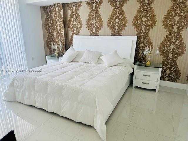 Small Image of 10275 COLLINS AV #514, Bal Harbour Number 9
