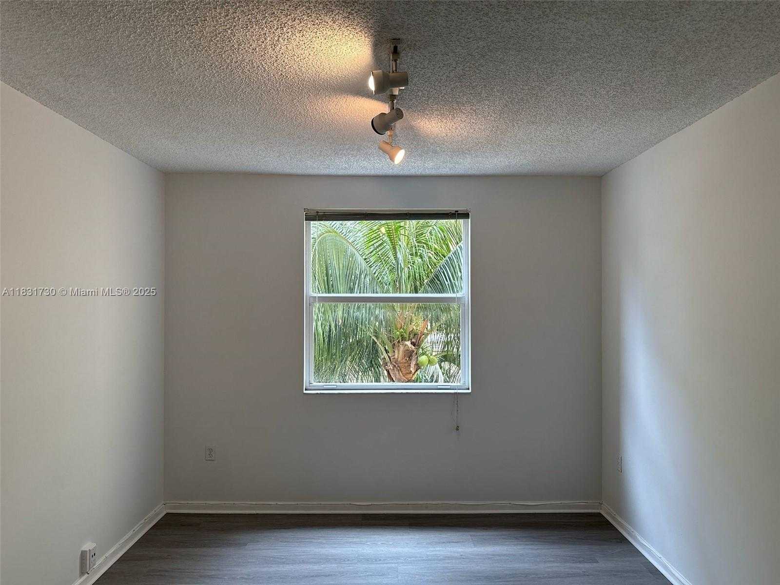 Small Image of 17100 NORTH BAY RD #1309, Sunny Isles Beach Number 24