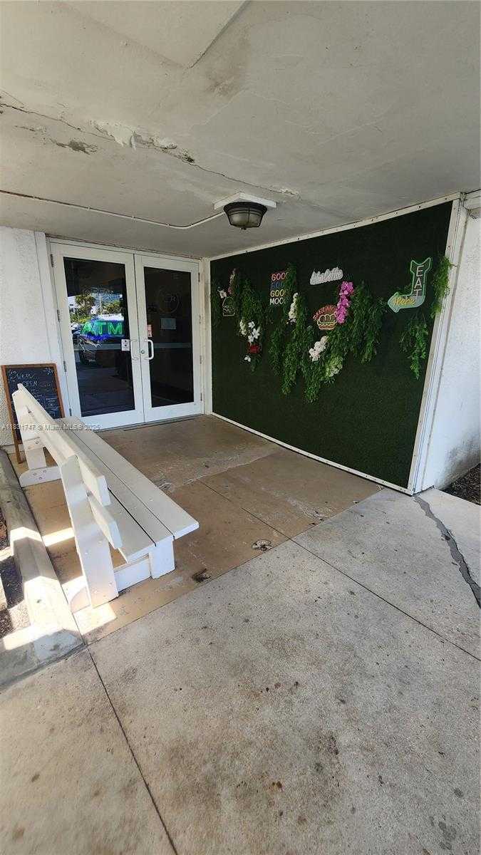 Small Image of 500 BAYVIEW DR #1725, Sunny Isles Beach Number 25