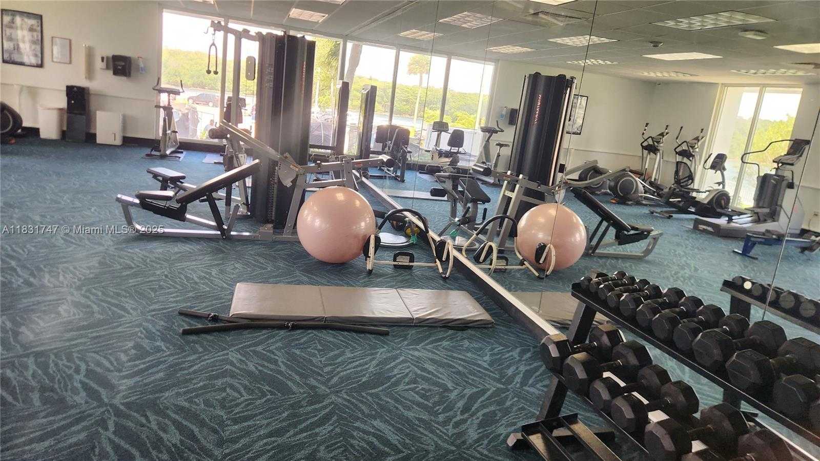 Small Image of 500 BAYVIEW DR #1725, Sunny Isles Beach Number 33