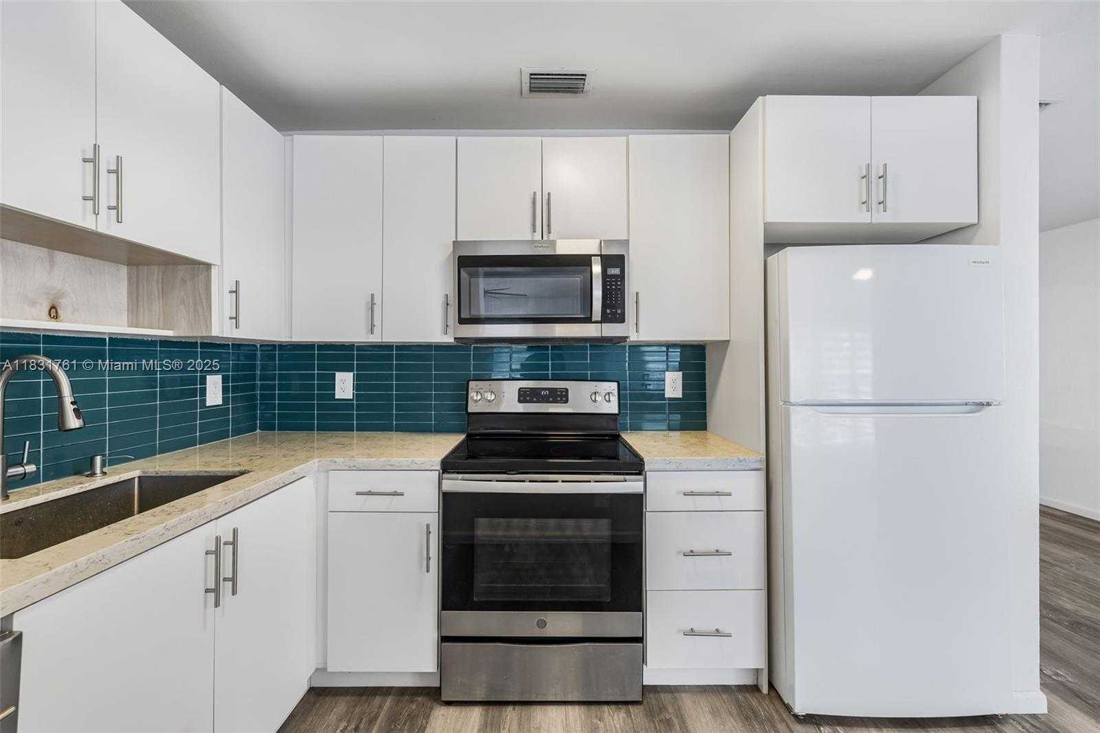 Small Image of 5425 SOUTH WEST 112TH AVE, Miami Number 13