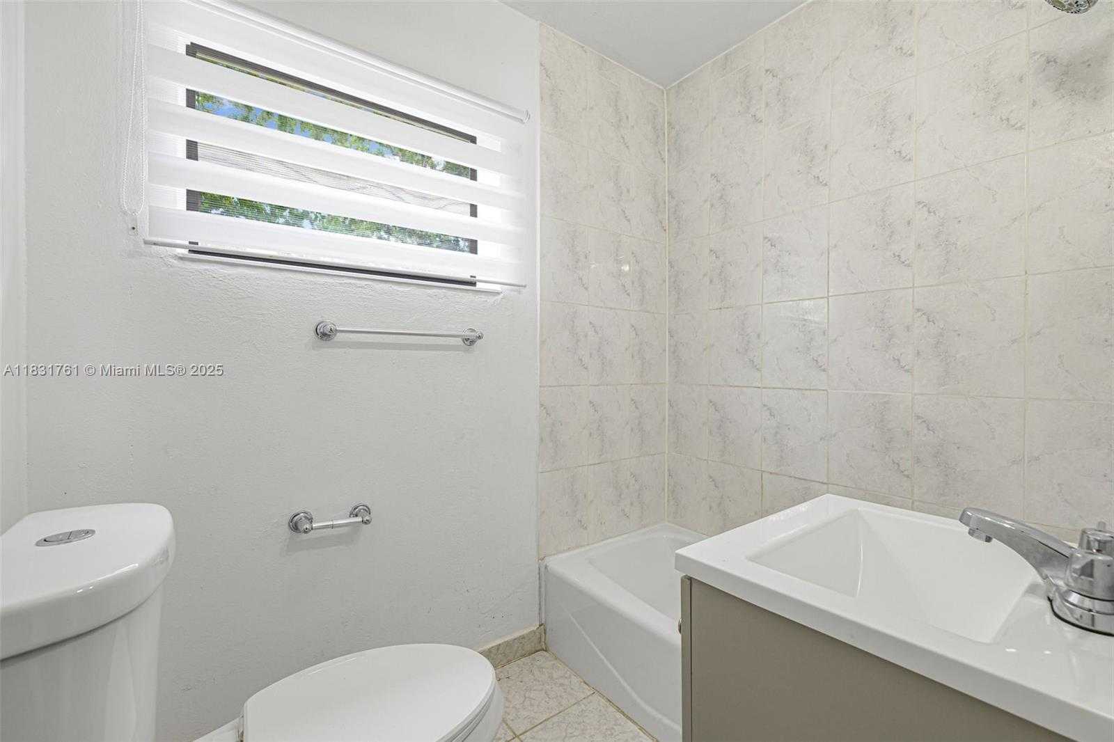 Small Image of 5425 SOUTH WEST 112TH AVE, Miami Number 18
