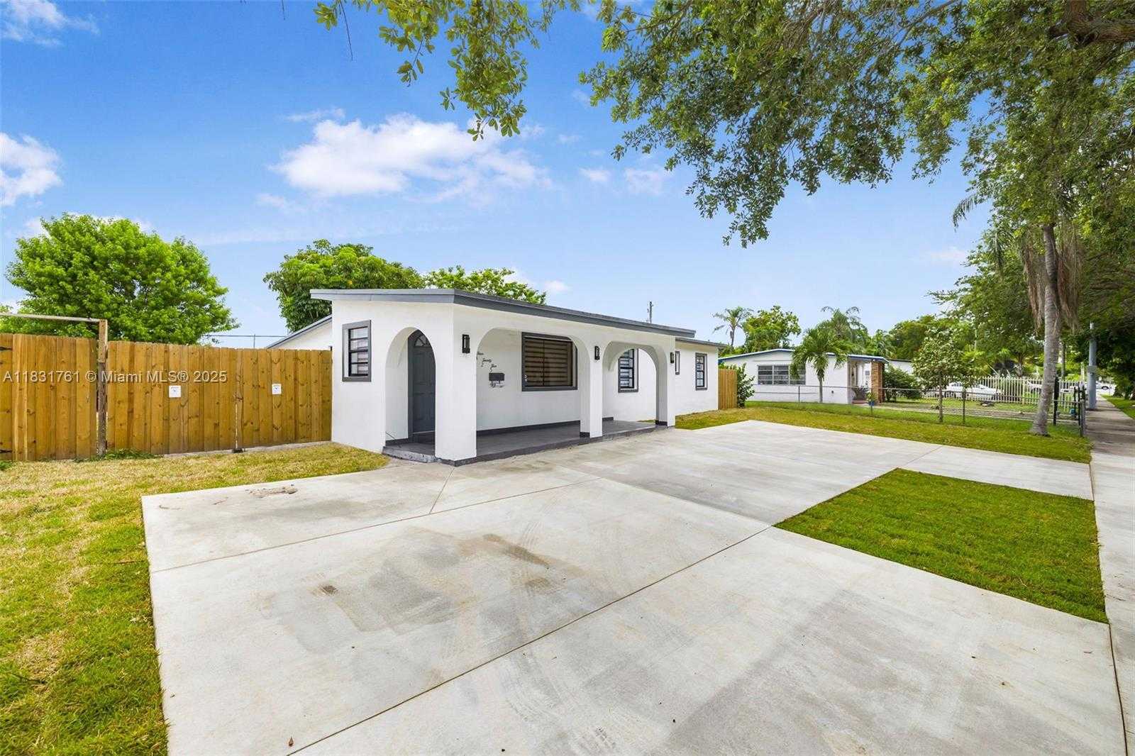 Small Image of 5425 SOUTH WEST 112TH AVE, Miami Number 2