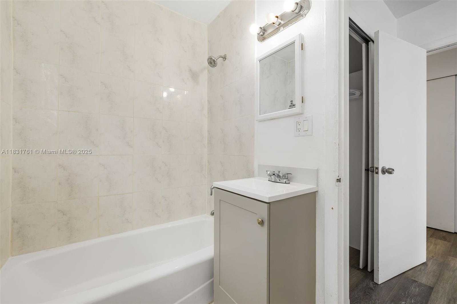 Small Image of 5425 SOUTH WEST 112TH AVE, Miami Number 21