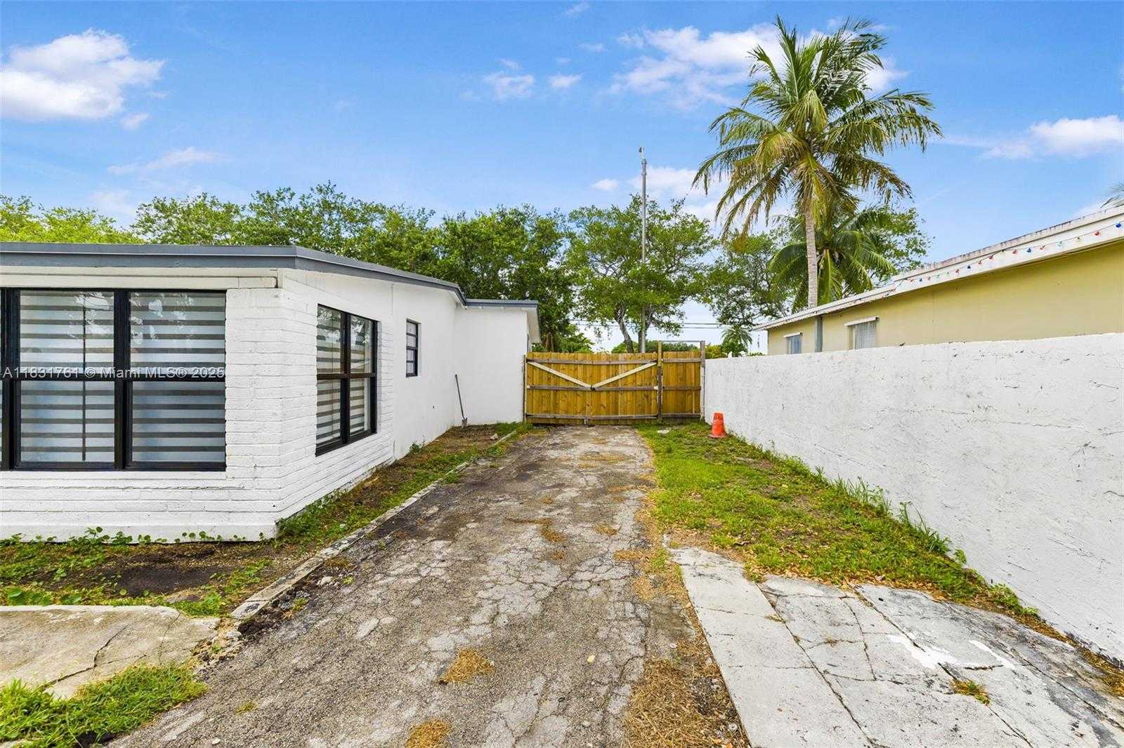 Small Image of 5425 SOUTH WEST 112TH AVE, Miami Number 23