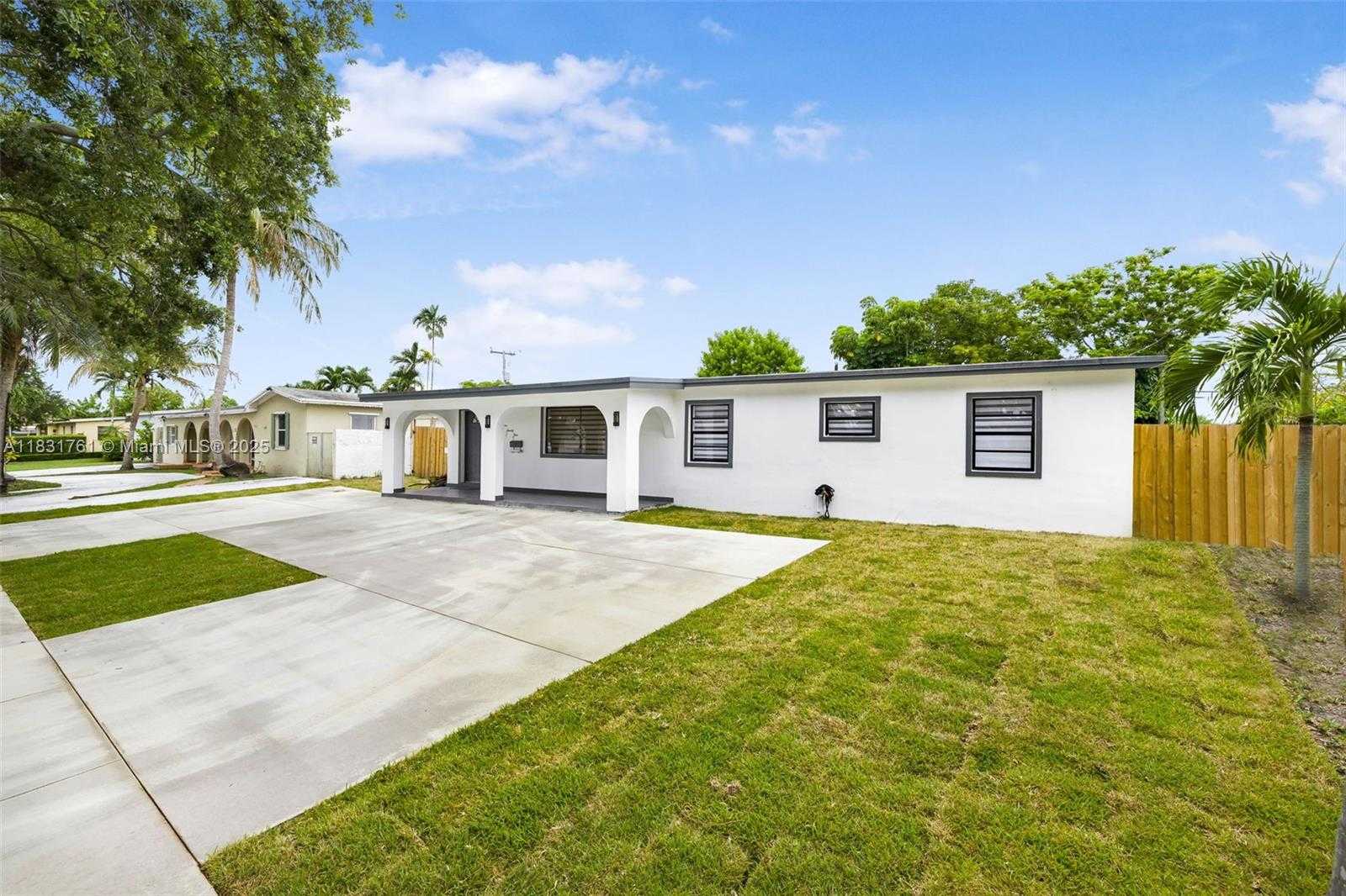 Small Image of 5425 SOUTH WEST 112TH AVE, Miami Number 3