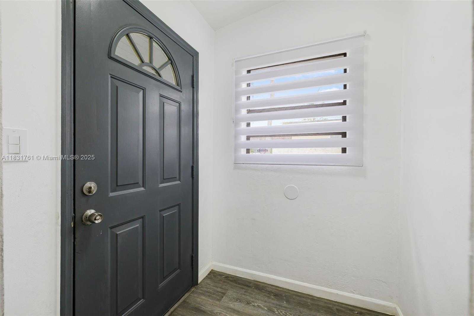 Small Image of 5425 SOUTH WEST 112TH AVE, Miami Number 5