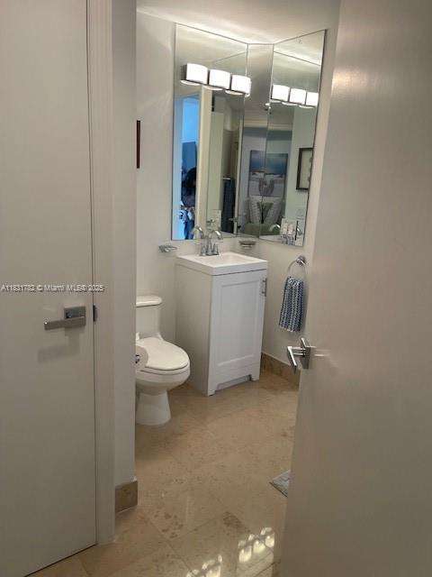 Small Image of 4779 COLLINS AVE #706, Miami Beach Number 16