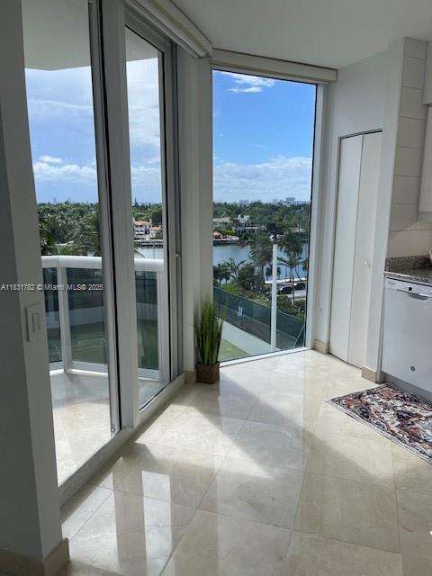 Small Image of 4779 COLLINS AVE #706, Miami Beach Number 8