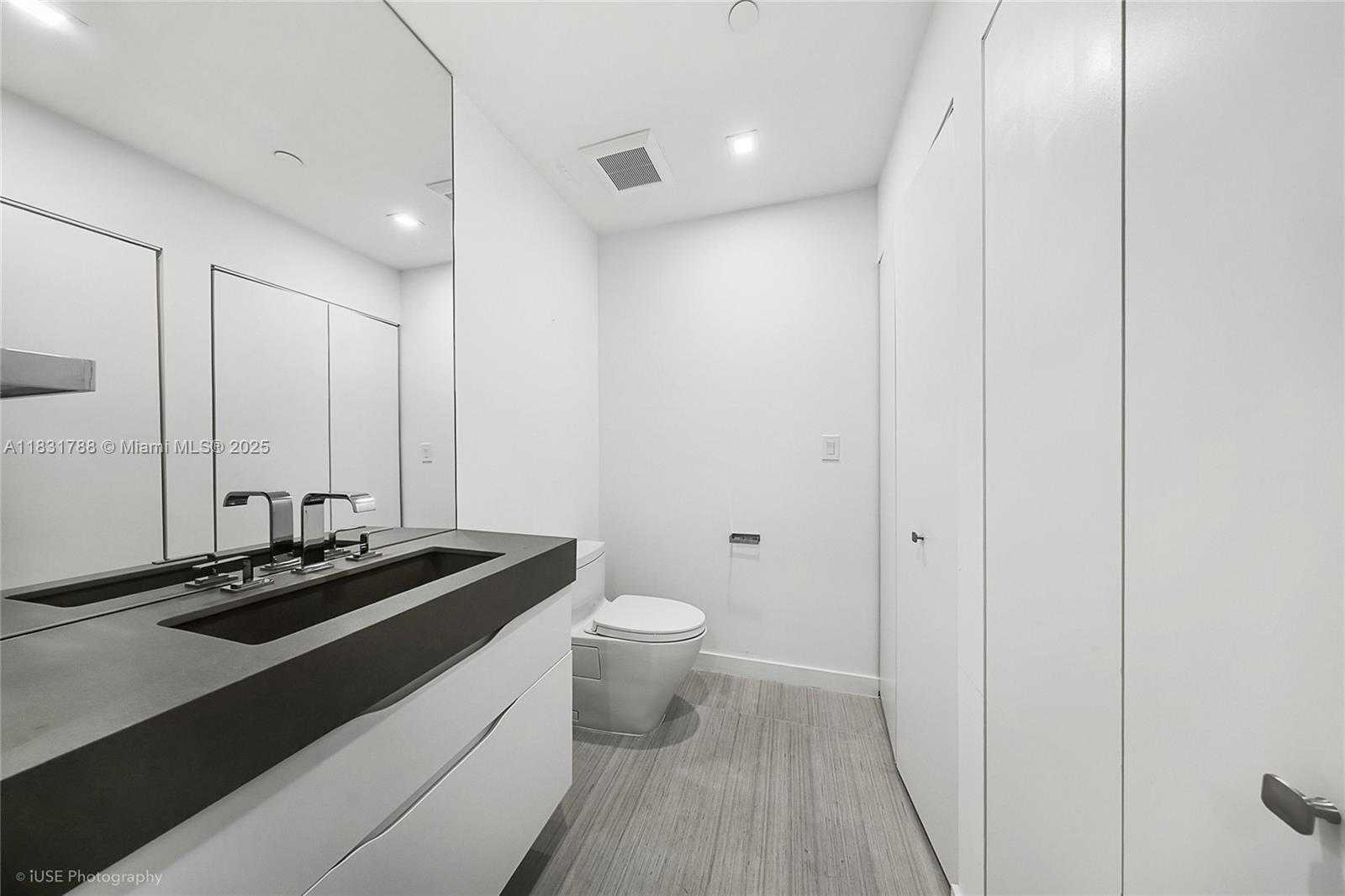 Small Image of 900 BISCAYNE BLVD #5004, Miami Number 13