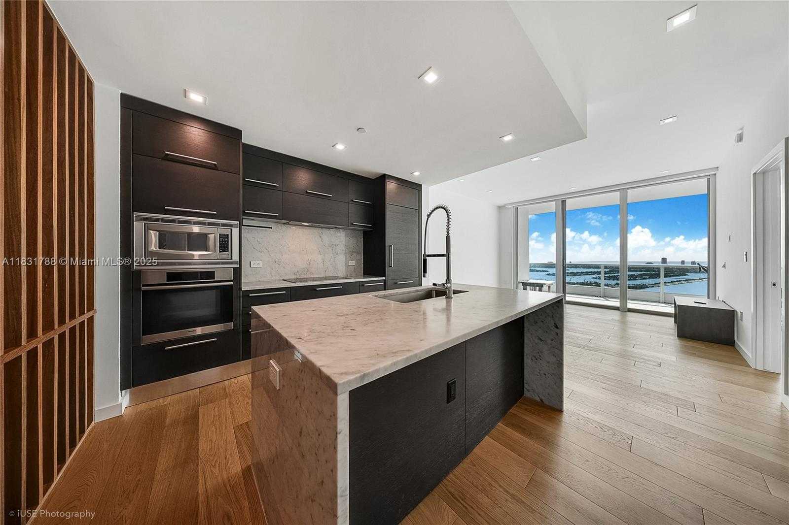 Small Image of 900 BISCAYNE BLVD #5004, Miami Number 3