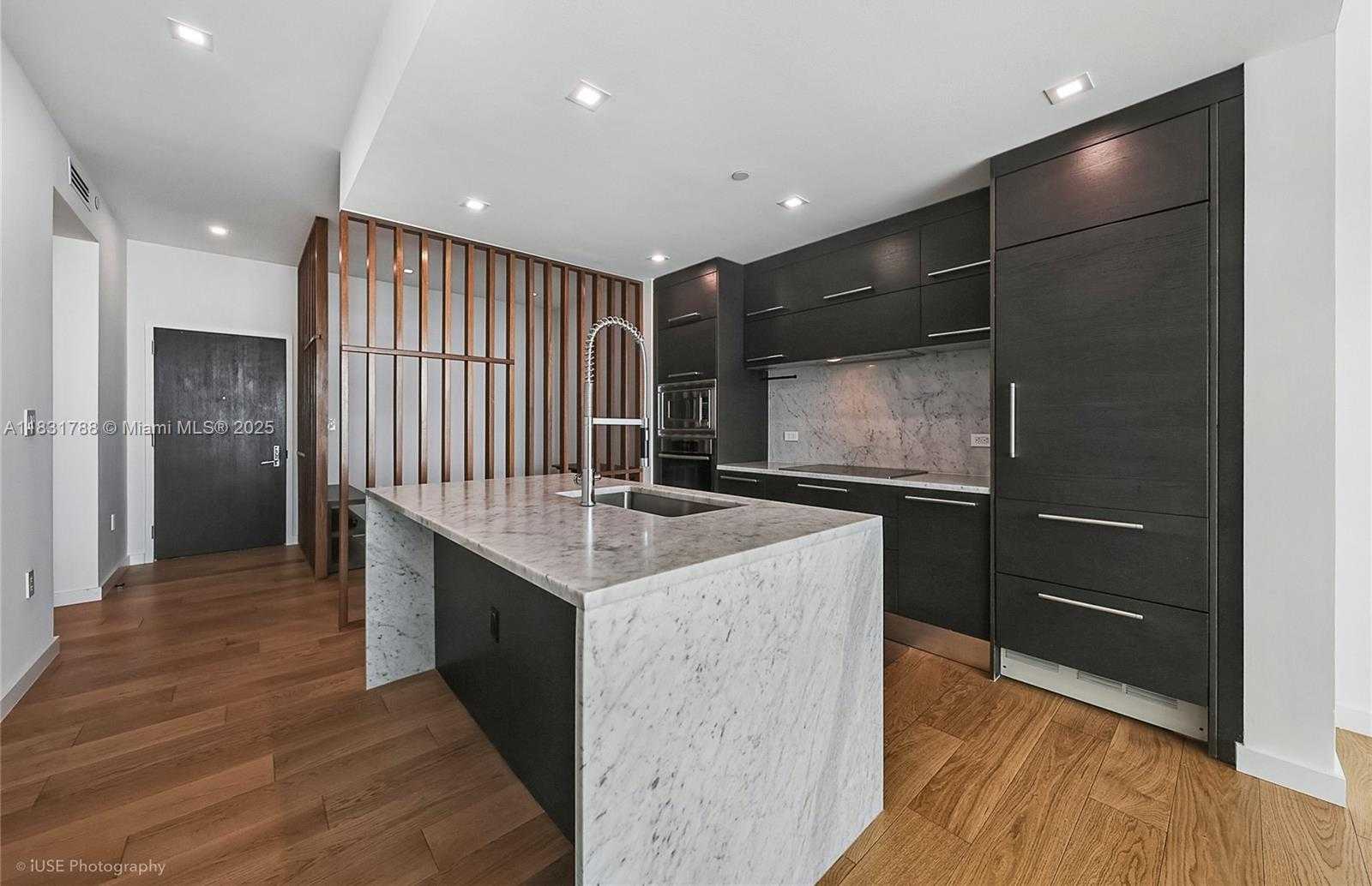 Small Image of 900 BISCAYNE BLVD #5004, Miami Number 4