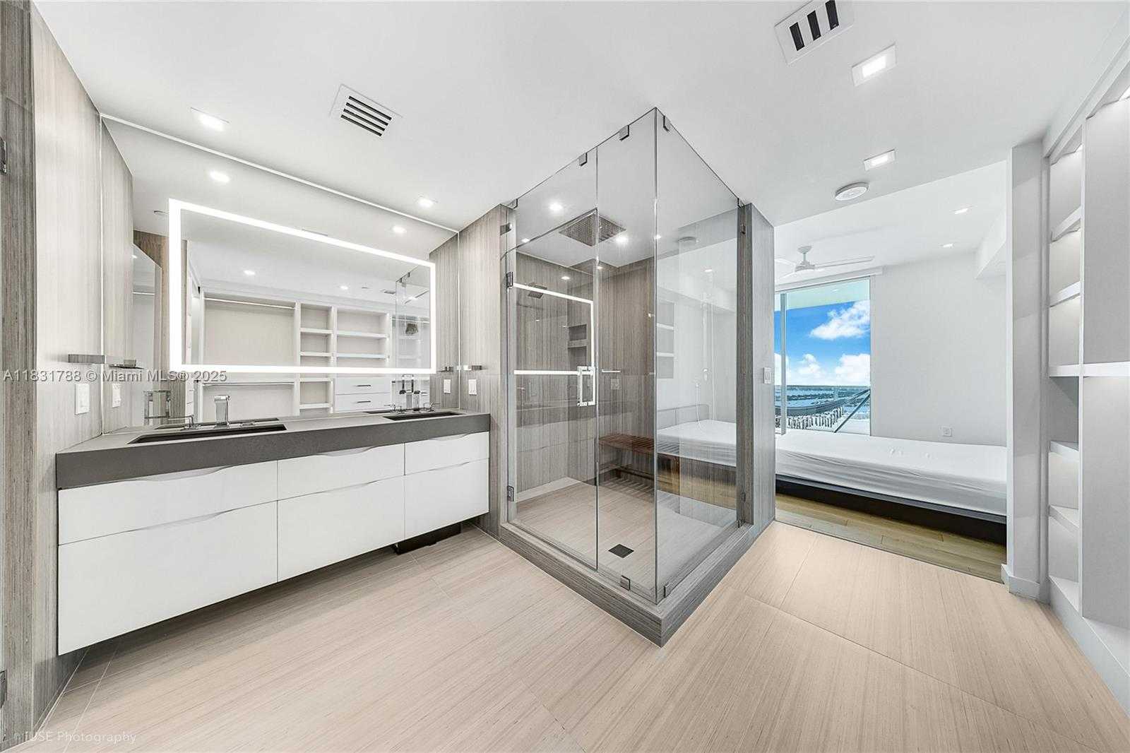 Small Image of 900 BISCAYNE BLVD #5004, Miami Number 8