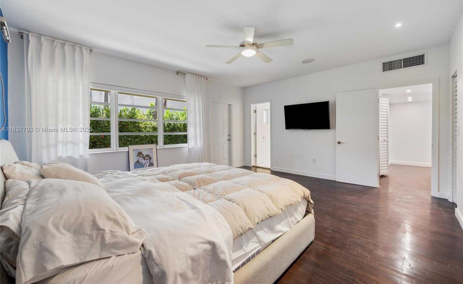 Small Image of 1101 98TH ST #1, Bay Harbor Islands Number 14
