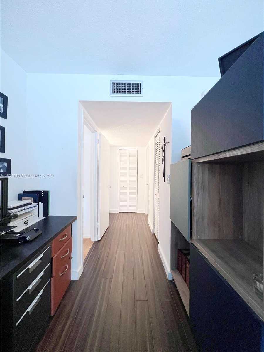 Small Image of 1420 BRICKELL BAY DR #PH4B, Miami Number 16