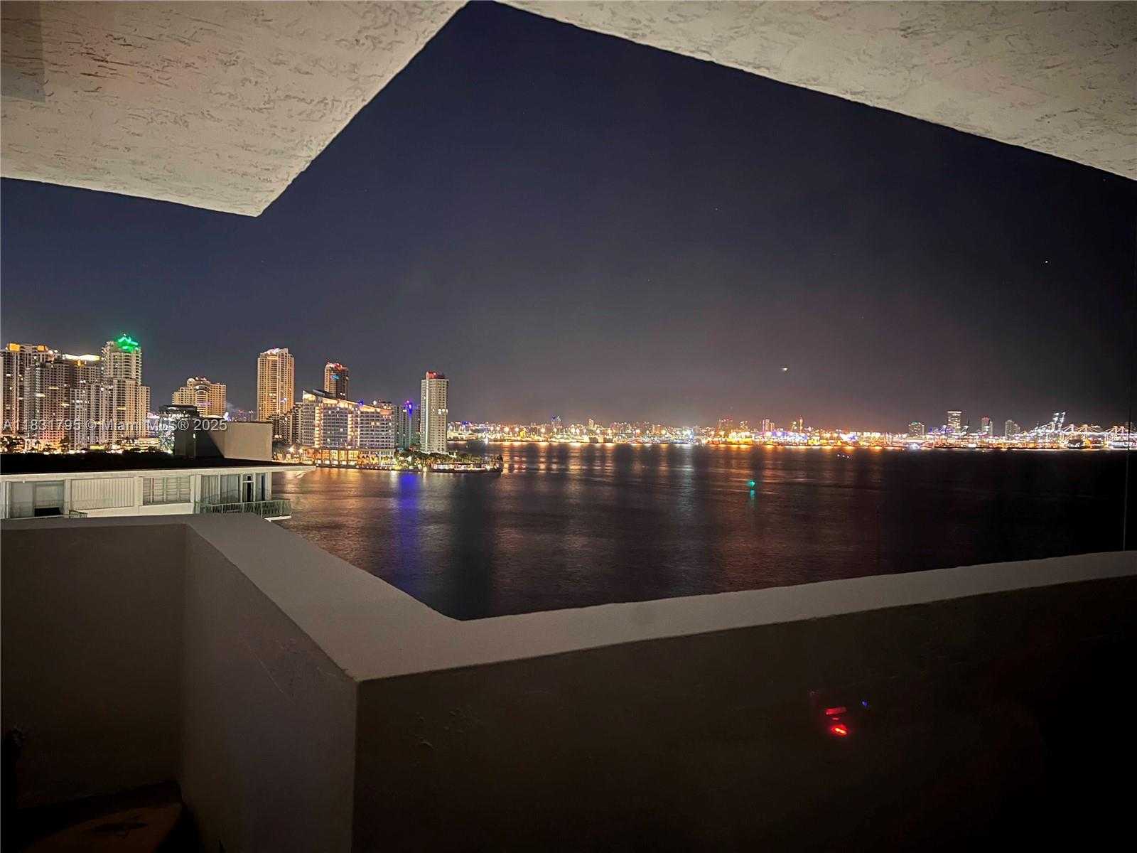 Small Image of 1420 BRICKELL BAY DR #PH4B, Miami Number 17