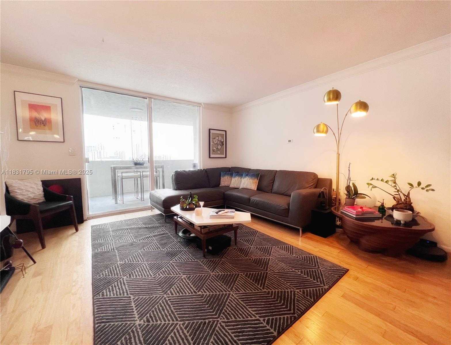 Small Image of 1420 BRICKELL BAY DR #PH4B, Miami Number 2