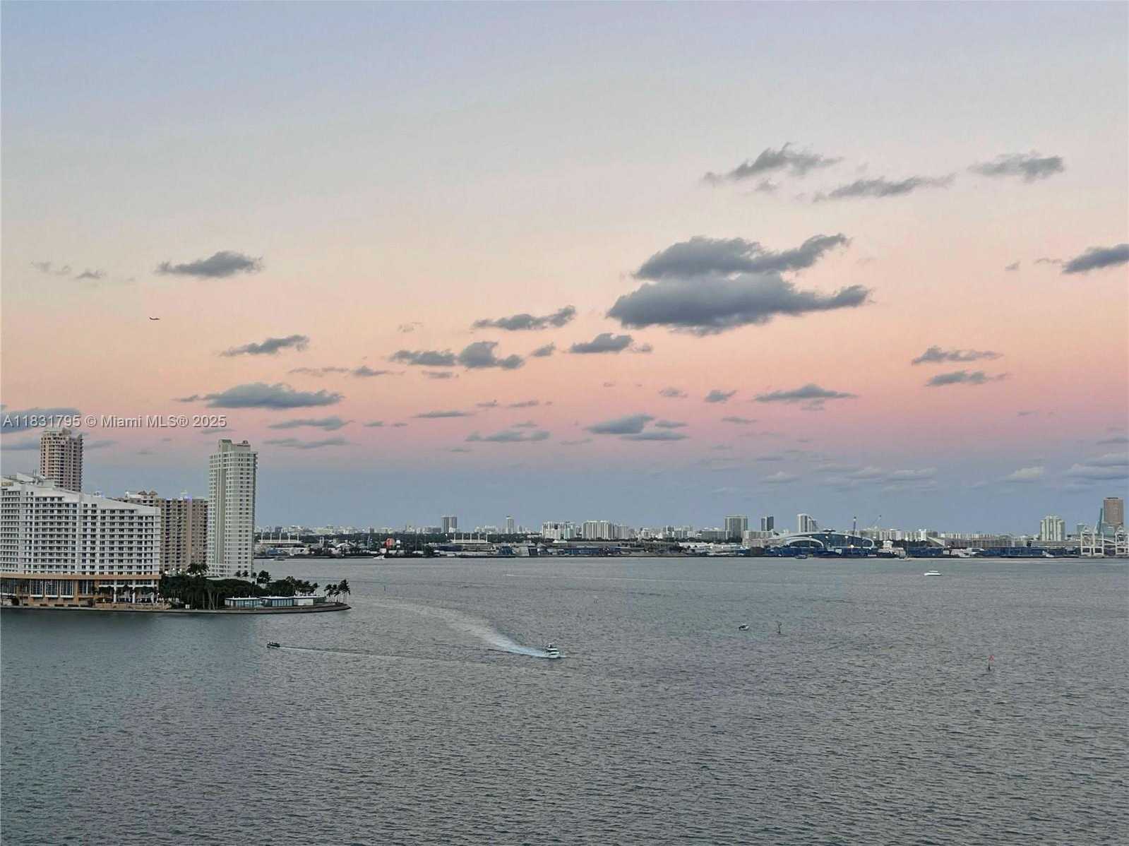 Small Image of 1420 BRICKELL BAY DR #PH4B, Miami Number 24
