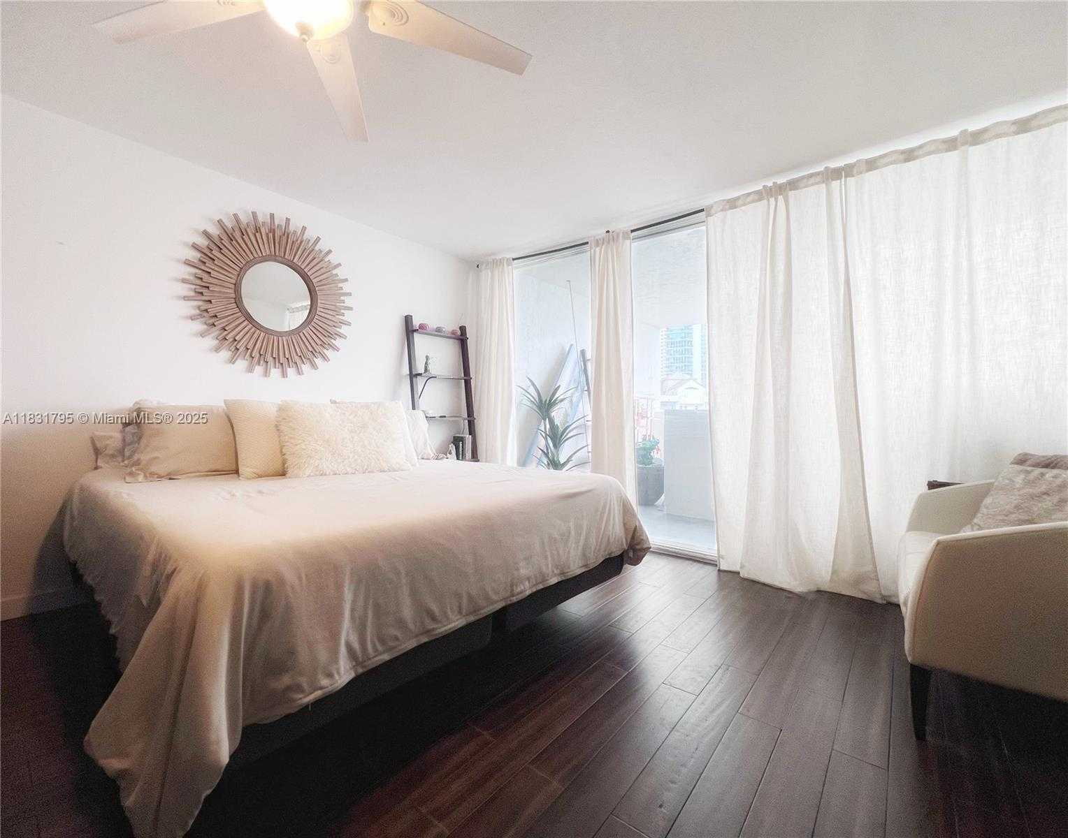 Small Image of 1420 BRICKELL BAY DR #PH4B, Miami Number 7