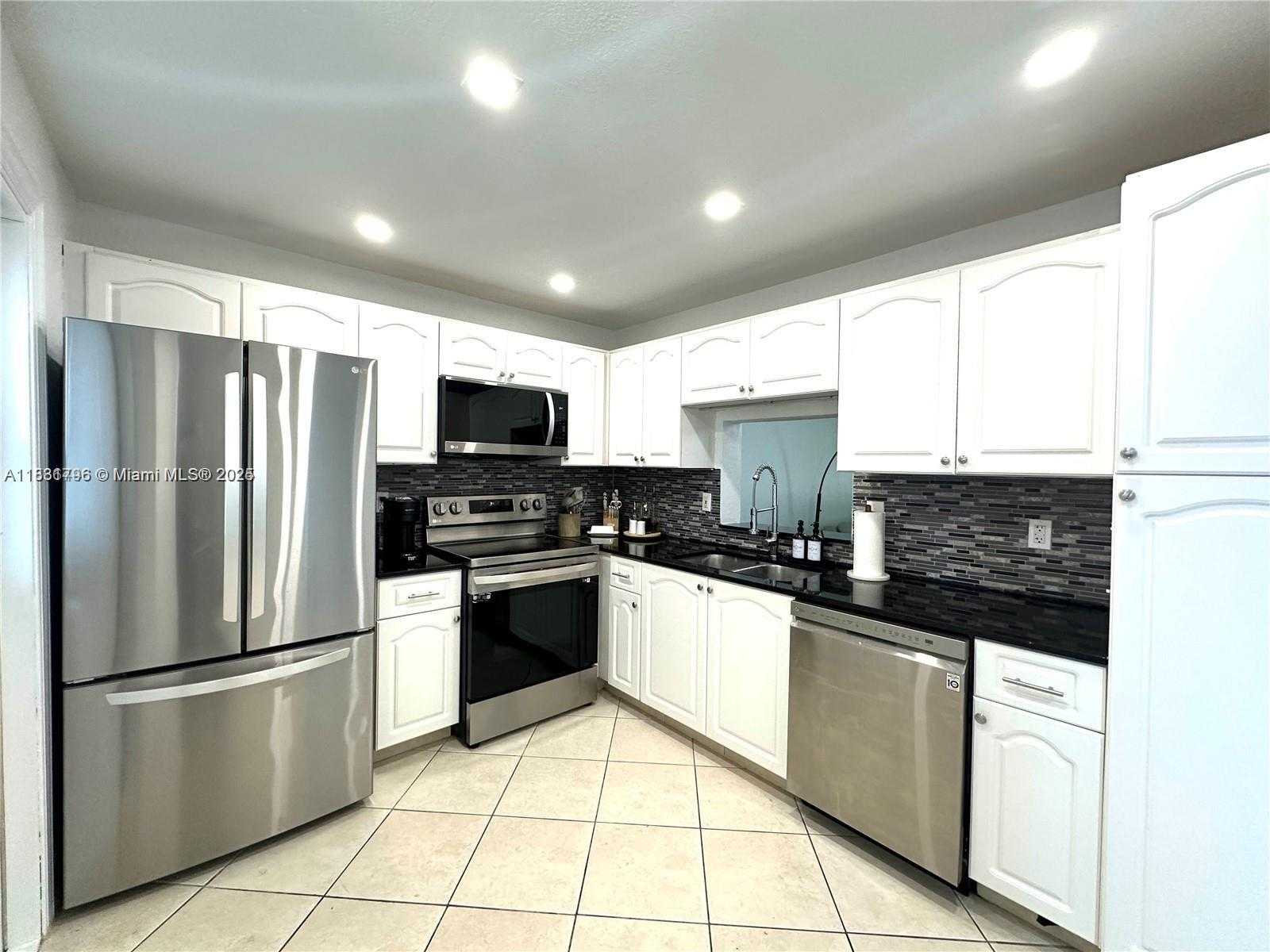 Small Image of 620 NORTH EAST 12TH AVE #102, Hallandale Beach Number 7