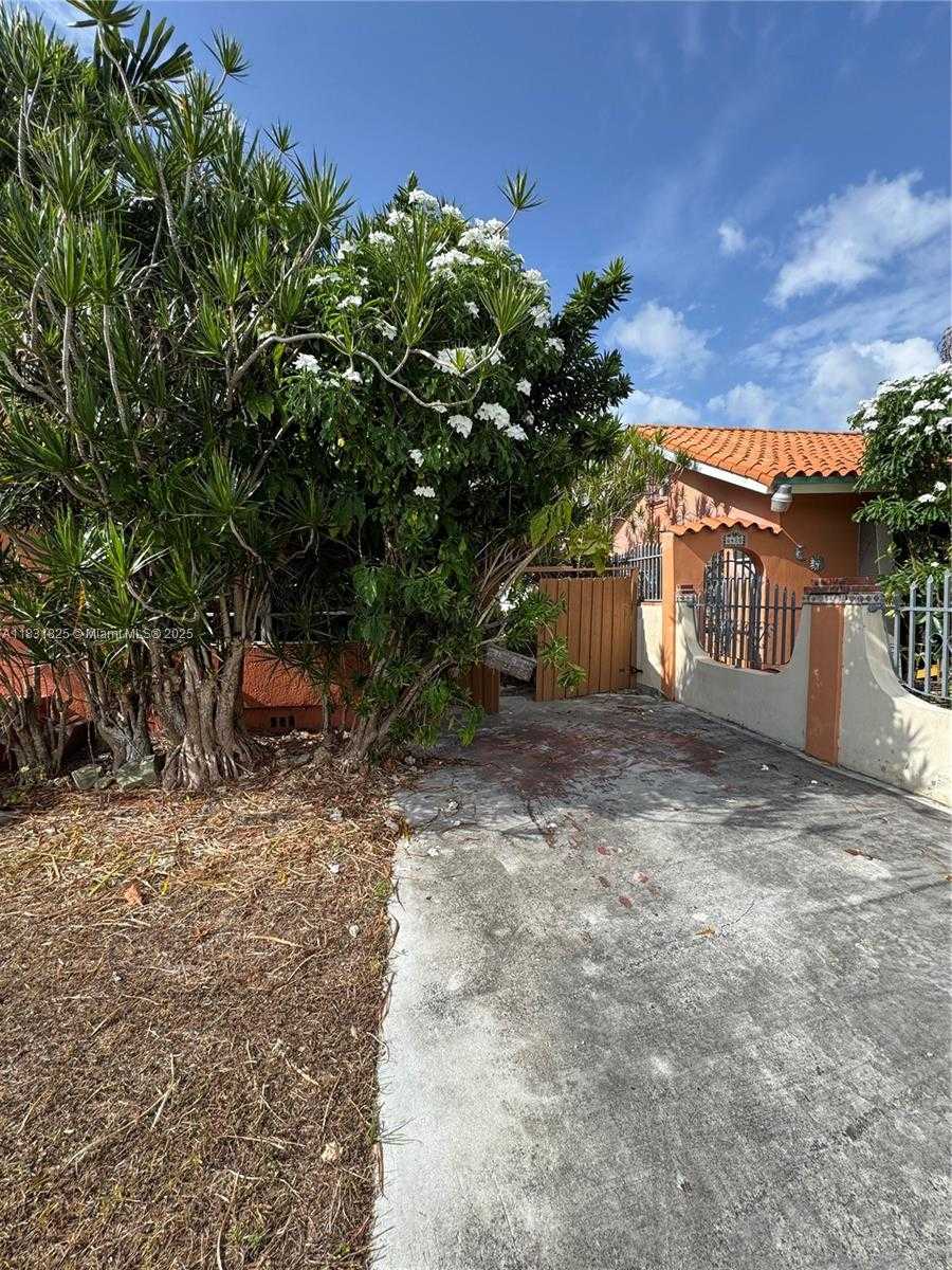 Small Image of 6410 SOUTH WEST 39TH ST #6410, Miami Number 2