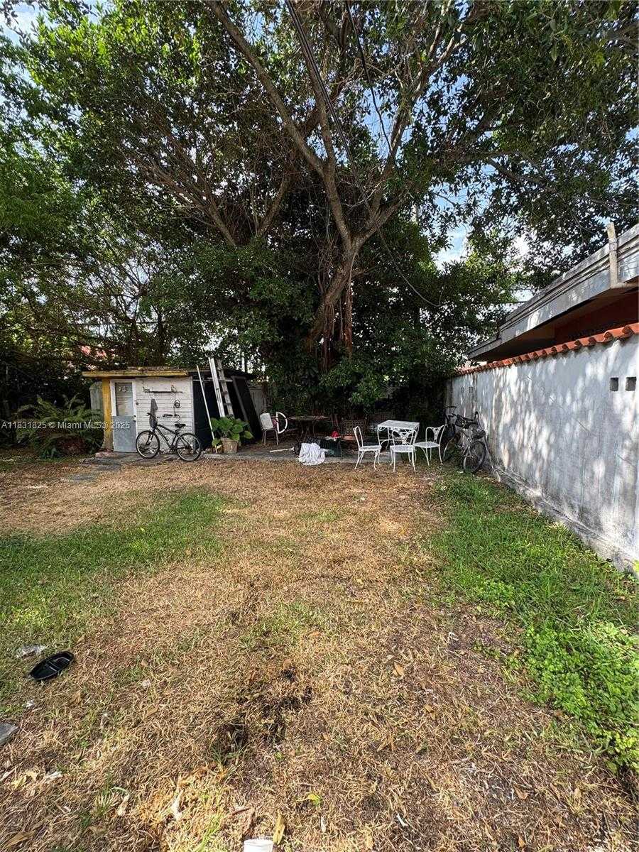 Small Image of 6410 SOUTH WEST 39TH ST #6410, Miami Number 5