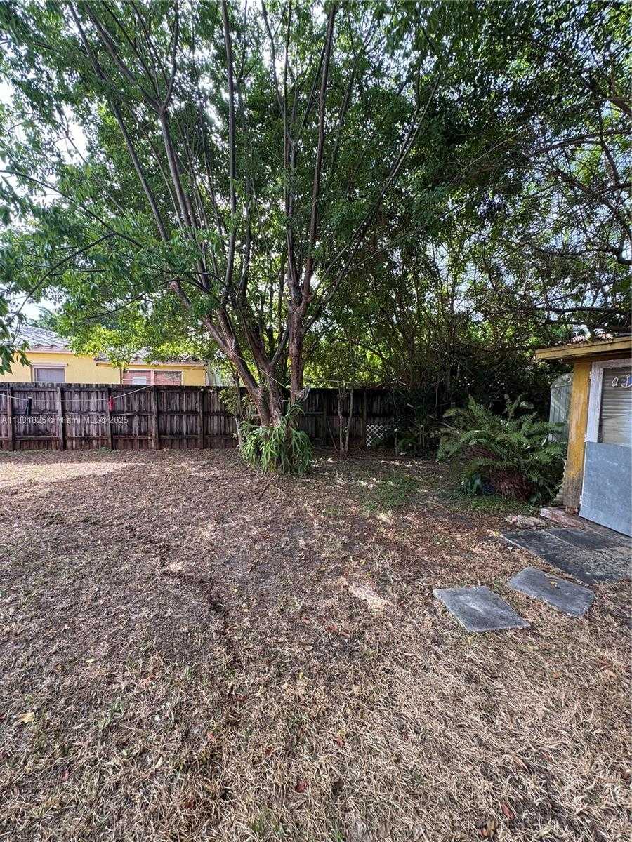 Small Image of 6410 SOUTH WEST 39TH ST #6410, Miami Number 7