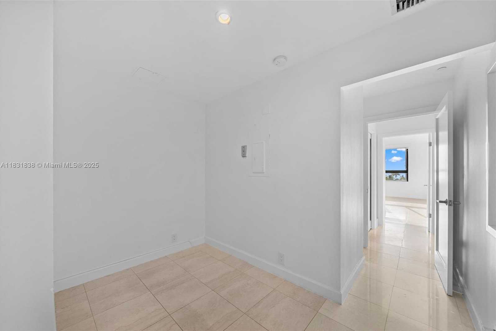 Small Image of 251 CRANDON BLVD #505, Key Biscayne Number 9