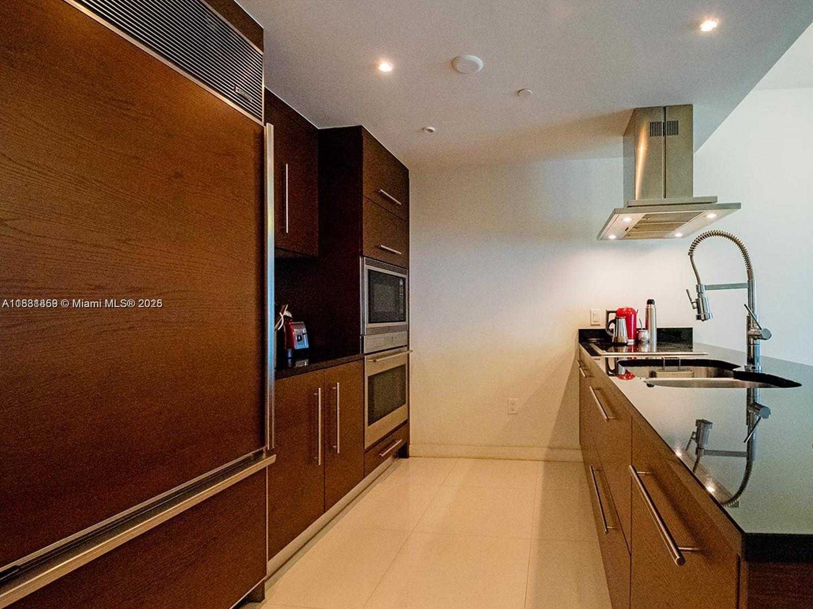 Small Image of 485 BRICKELL AVE #2706, Miami Number 6