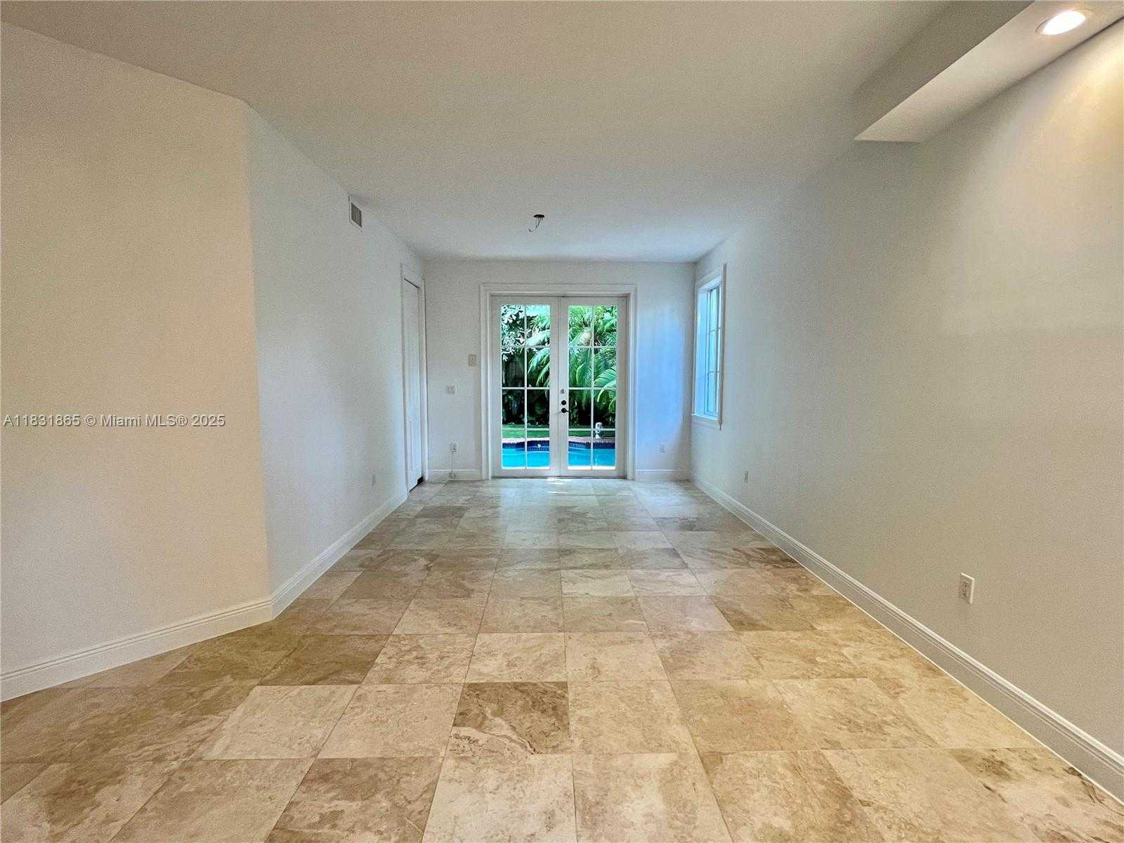 Small Image of 4110 PAMONA AVE #N/A, Miami Number 13