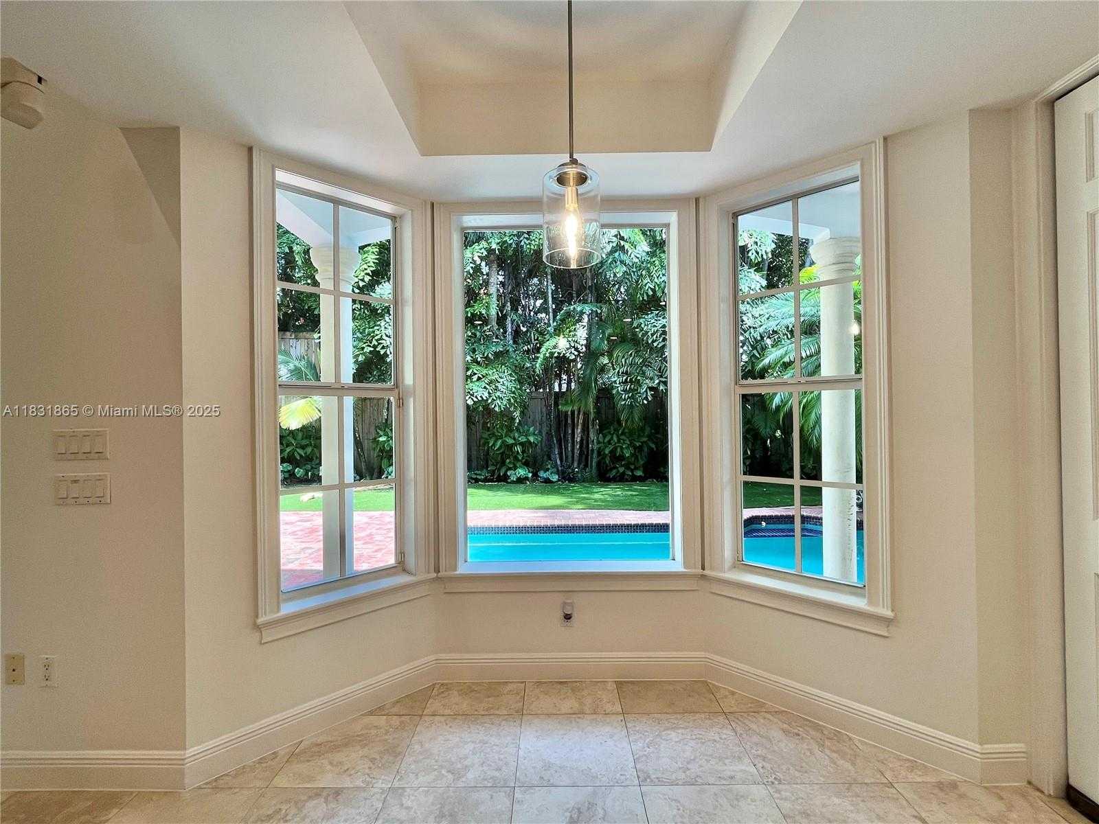 Small Image of 4110 PAMONA AVE #N/A, Miami Number 14