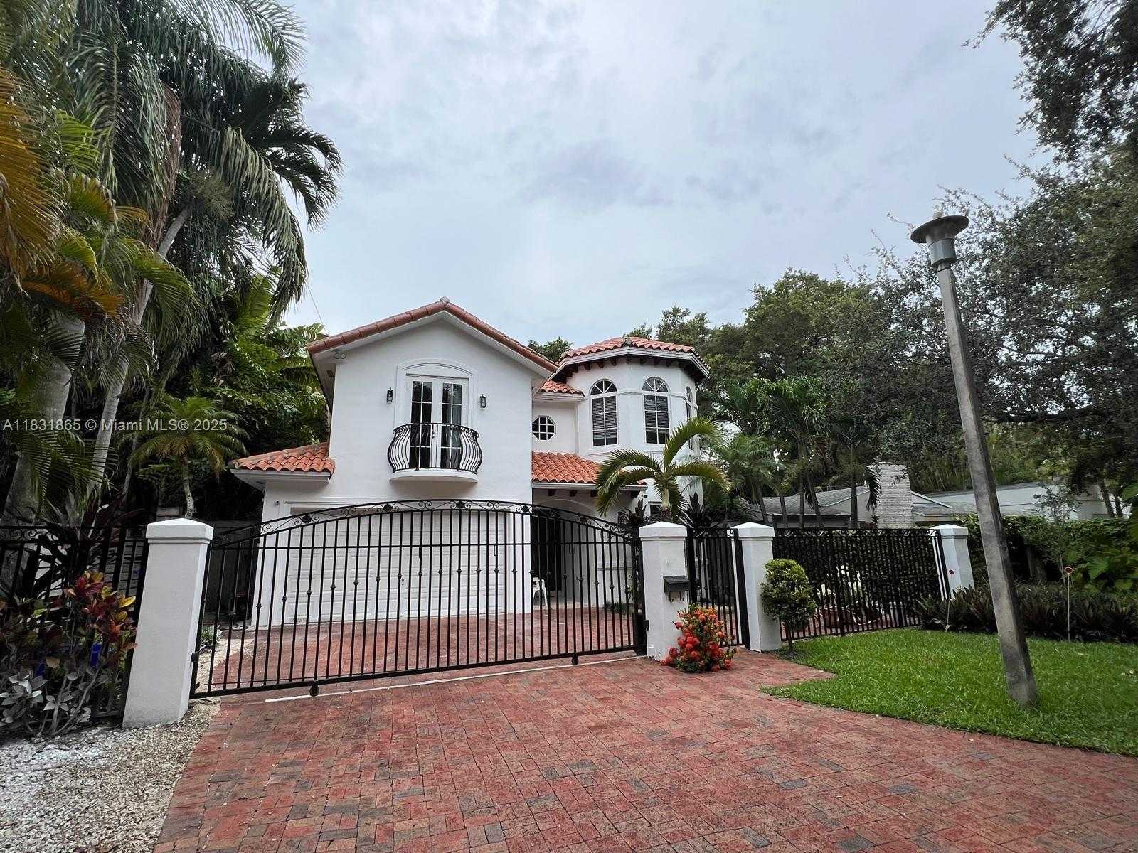 Small Image of 4110 PAMONA AVE #N/A, Miami Number 2