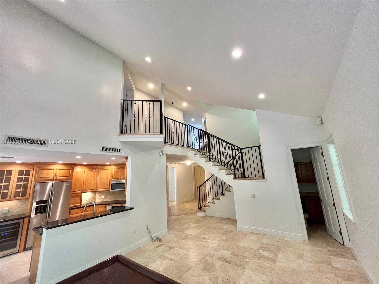 Small Image of 4110 PAMONA AVE #N/A, Miami Number 21