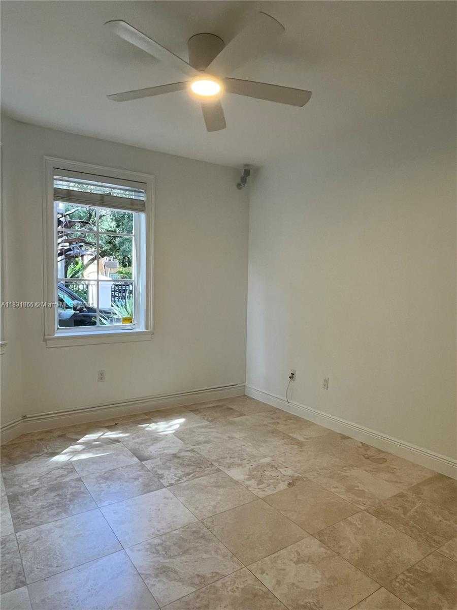Small Image of 4110 PAMONA AVE #N/A, Miami Number 25