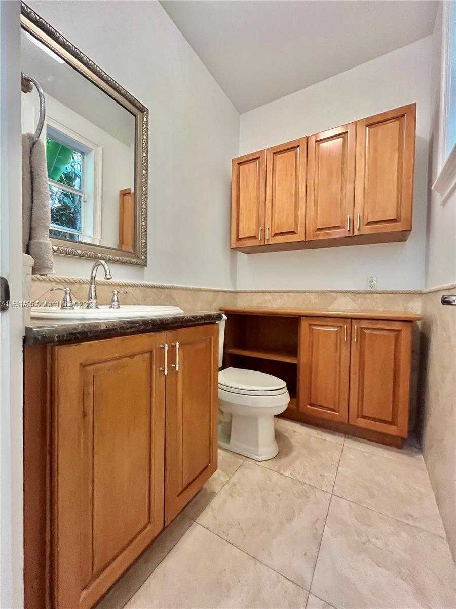 Small Image of 4110 PAMONA AVE #N/A, Miami Number 28