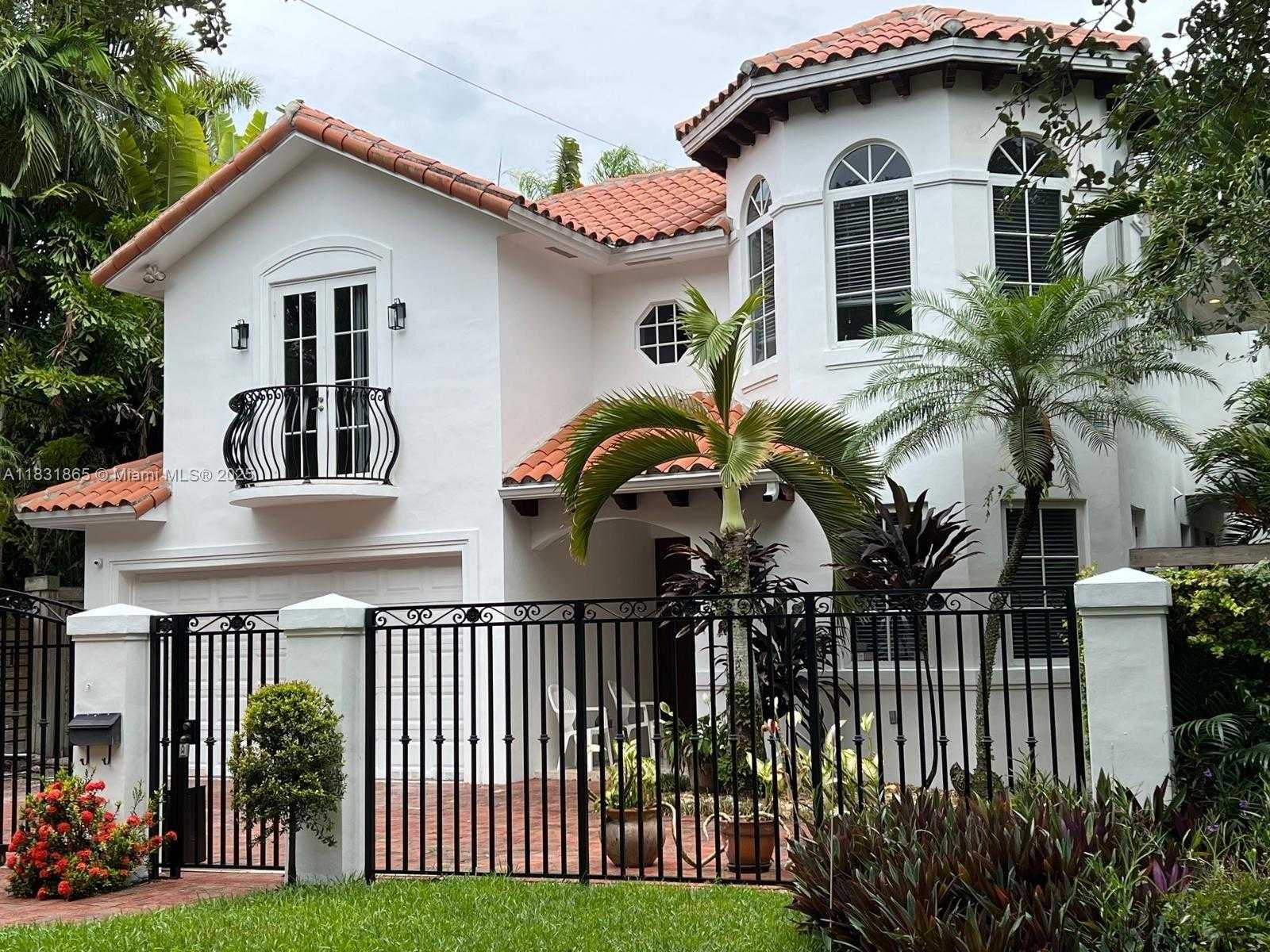 Small Image of 4110 PAMONA AVE #N/A, Miami Number 3