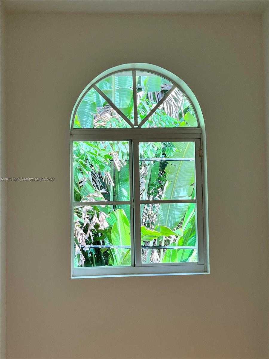 Small Image of 4110 PAMONA AVE #N/A, Miami Number 30