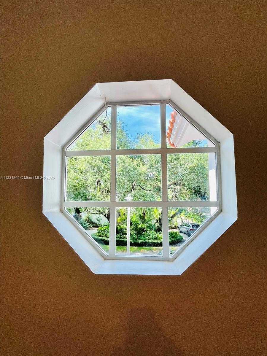 Small Image of 4110 PAMONA AVE #N/A, Miami Number 36