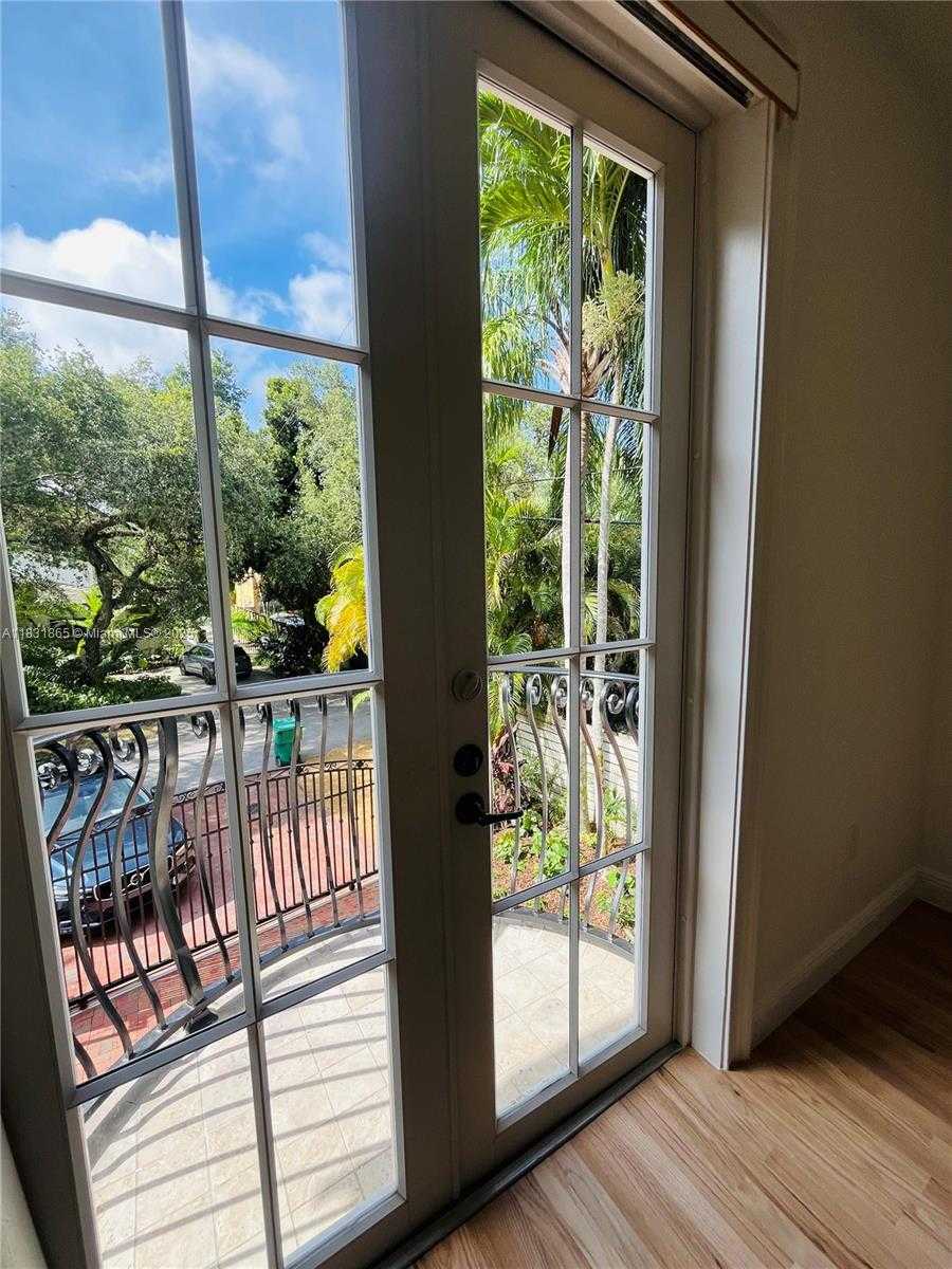 Small Image of 4110 PAMONA AVE #N/A, Miami Number 37