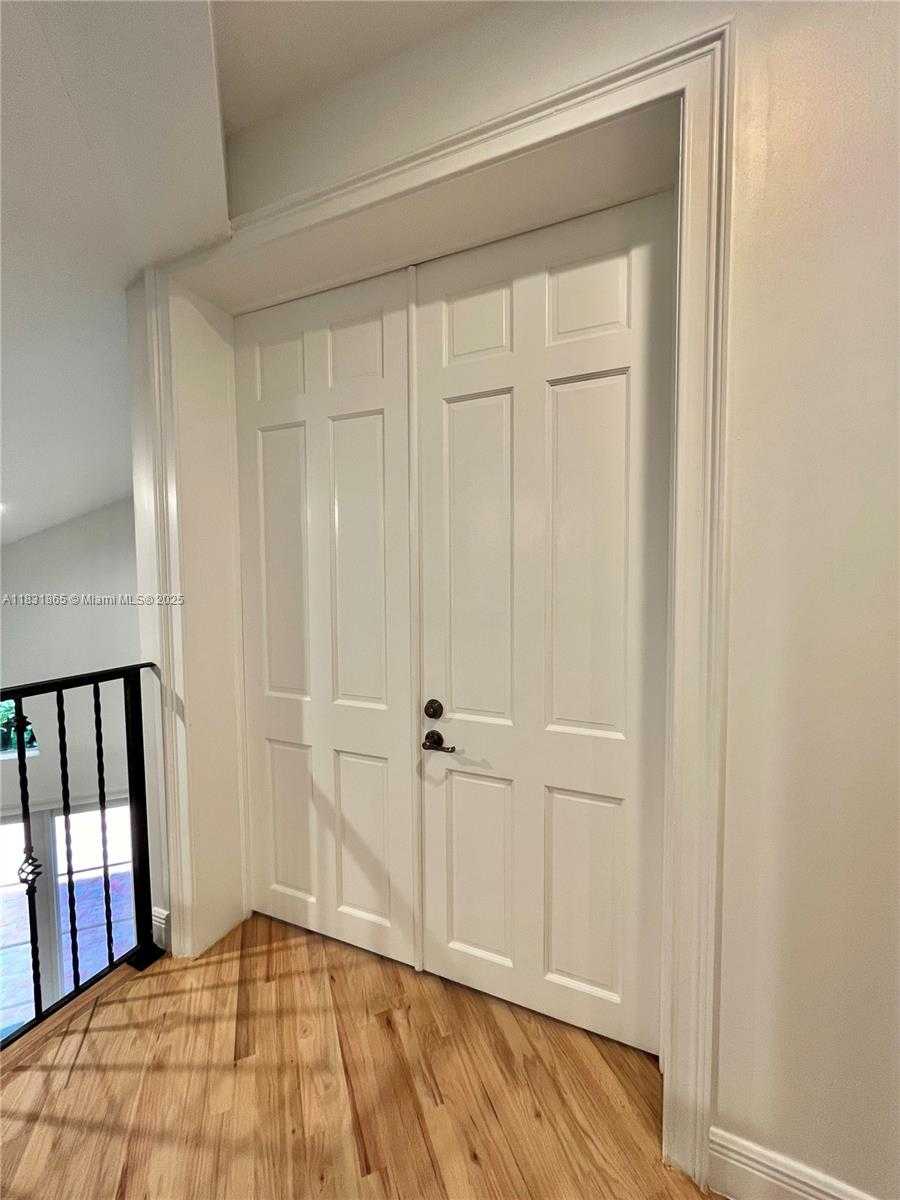 Small Image of 4110 PAMONA AVE #N/A, Miami Number 41