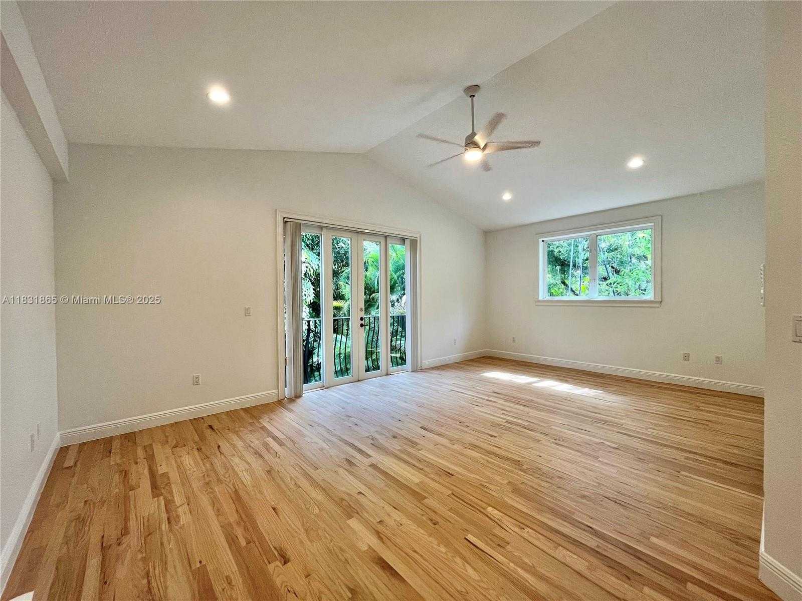 Small Image of 4110 PAMONA AVE #N/A, Miami Number 42