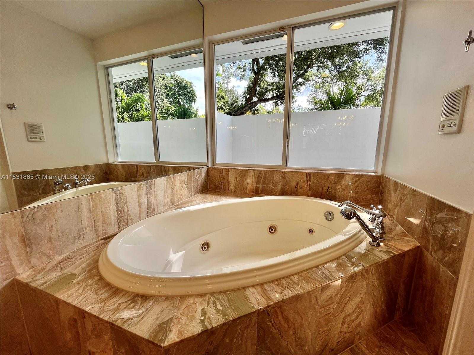 Small Image of 4110 PAMONA AVE #N/A, Miami Number 53