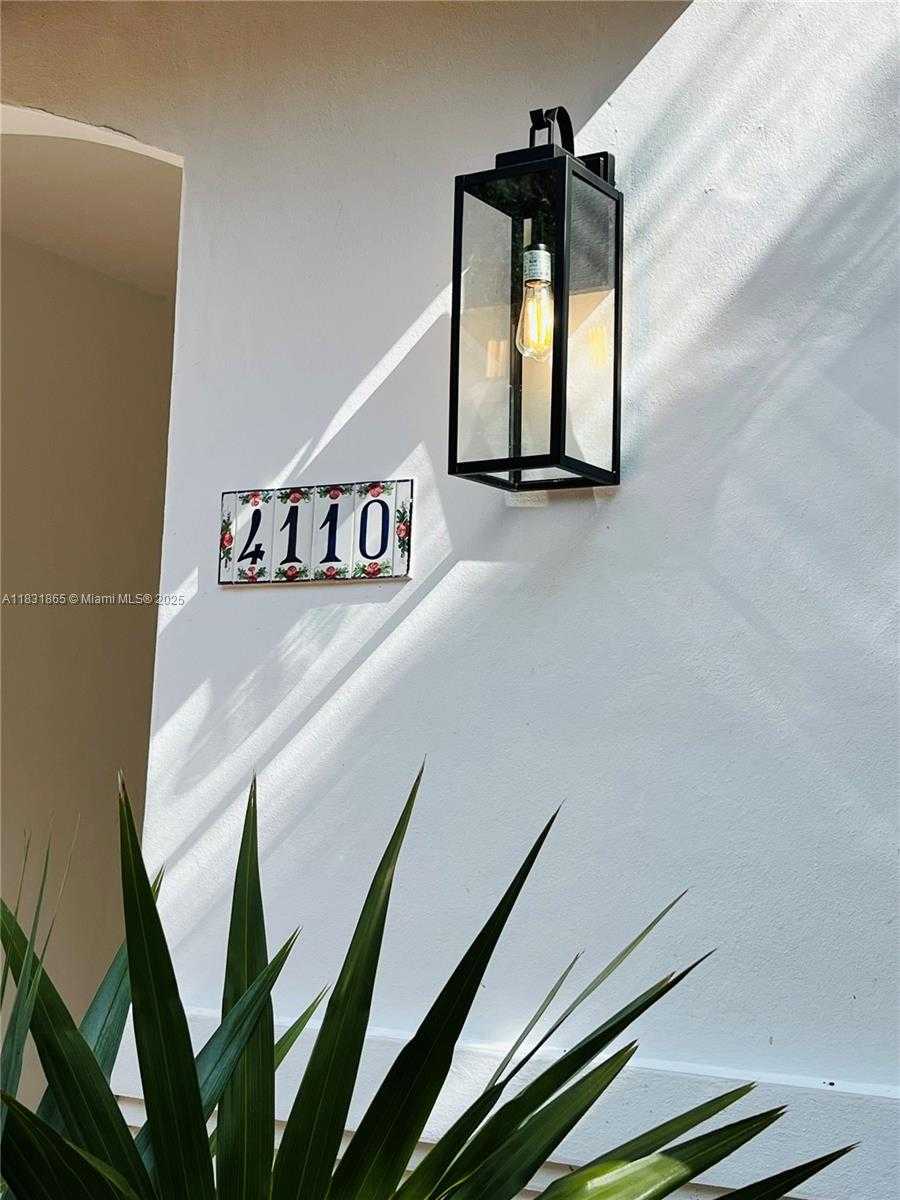 Small Image of 4110 PAMONA AVE #N/A, Miami Number 6