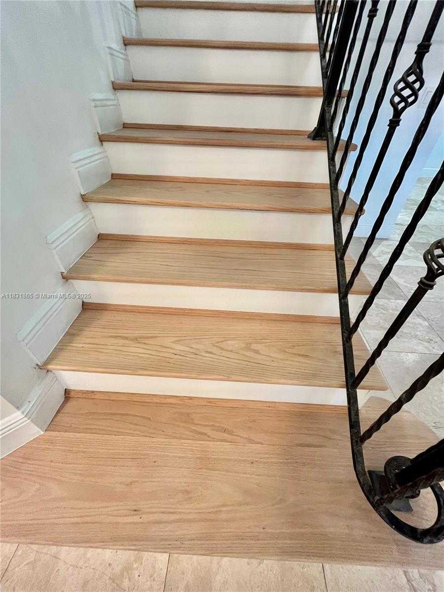 Small Image of 4110 PAMONA AVE #N/A, Miami Number 9
