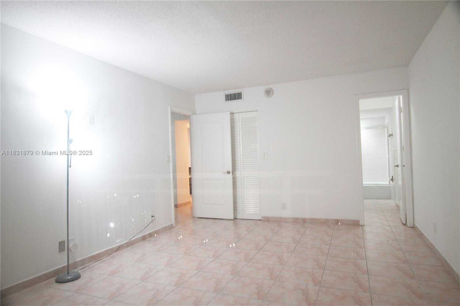 Small Image of 1801 SOUTH OCEAN DR #641, Hallandale Beach Number 10